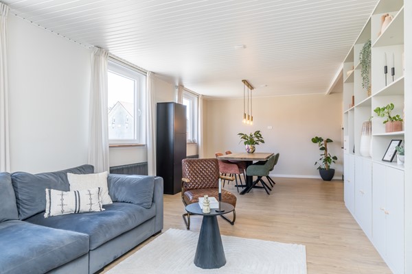 Foto - Verkocht onder voorbehoud: Ruime en veelzijdige vrijstaande woning met 173 m² woonoppervlakte,  extra leefverdieping, 3 slaapkamers (mogelijkheid tot 4), 2 badkamers, royaal bijgebouw en tuin op het zuidoosten in Hulsberg